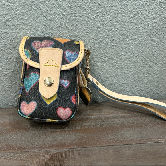Authentic Dooney & Bourke Wristlet/ Hand Wallet - Picture 2 of 8